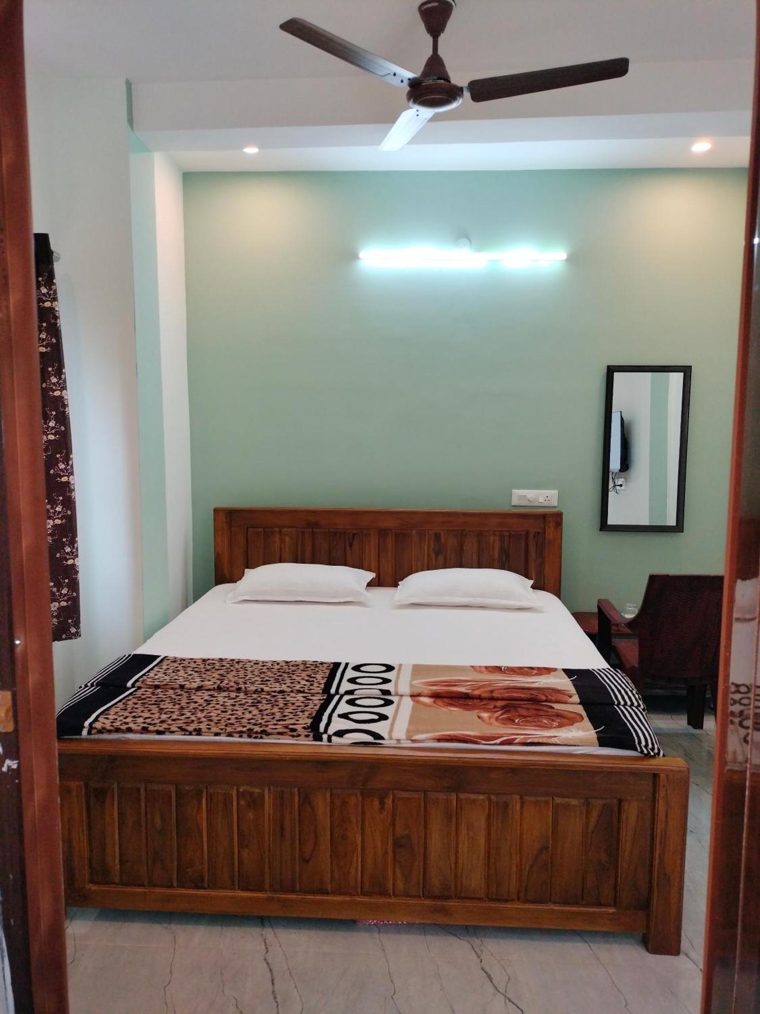 Teja Residency Otel Alāndurai Dış mekan fotoğraf